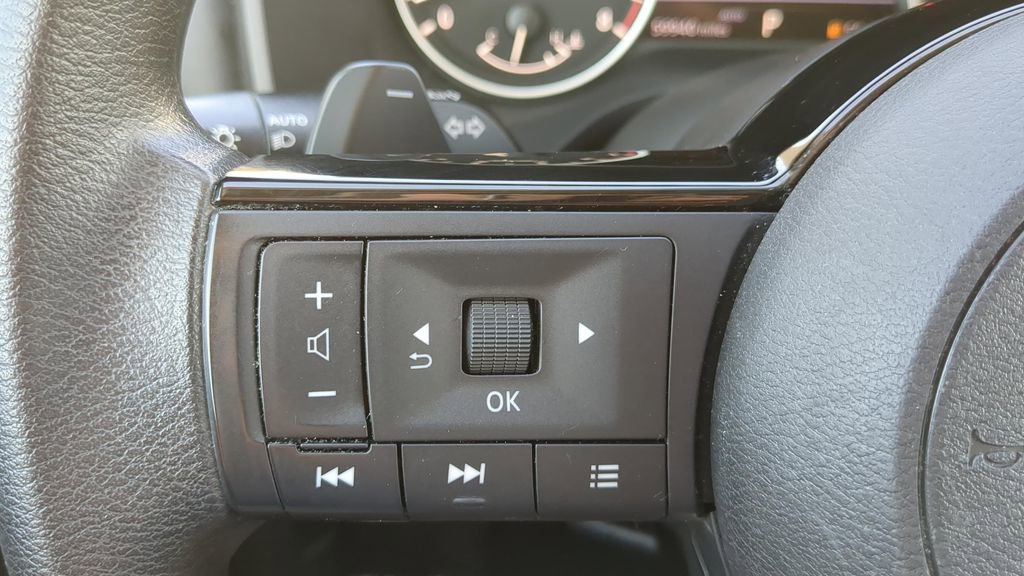 Certified 2023 Nissan Rogue SV AWD/4WD image 19