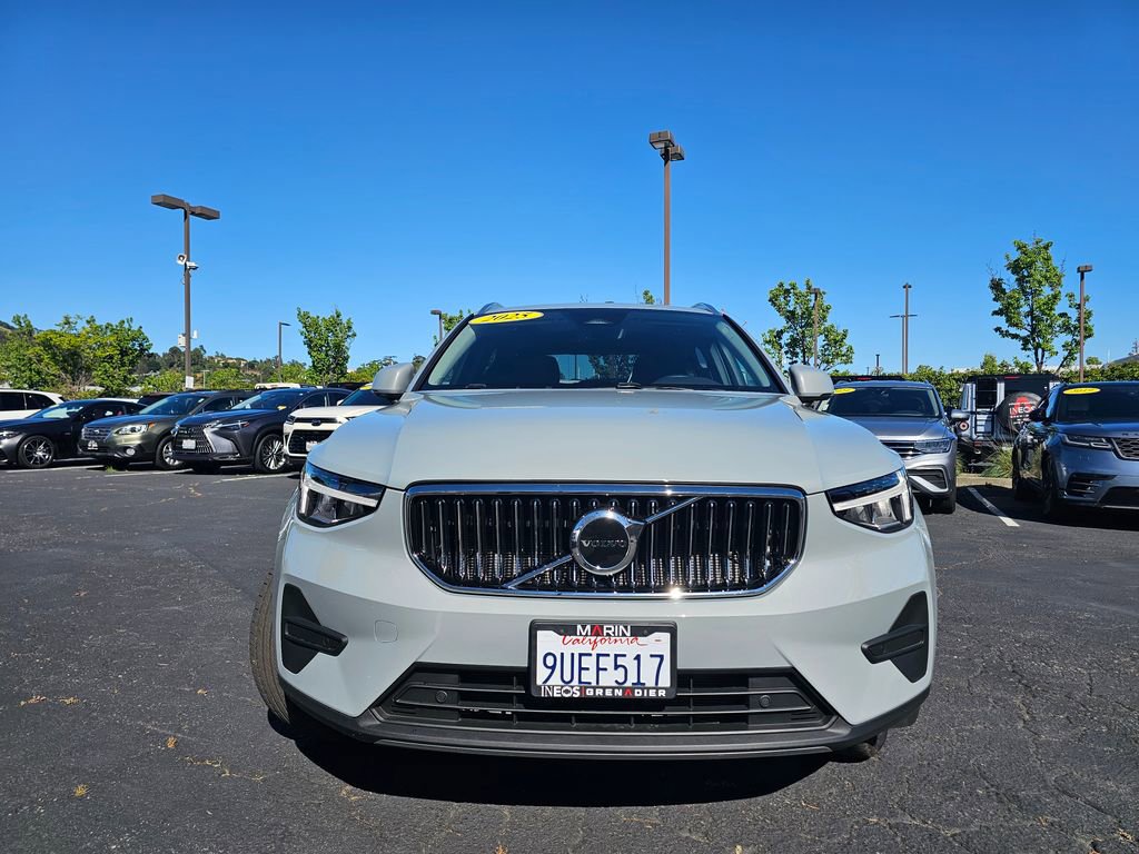 Used 2025 Volvo XC40 B5 Core w/ Protection Package Premier image 5