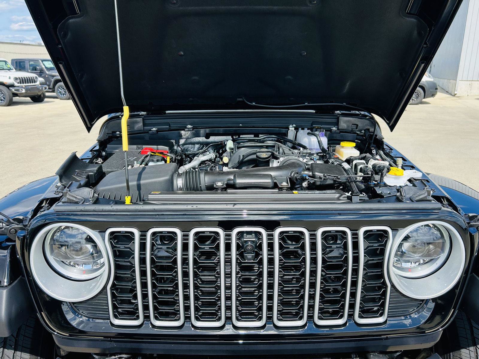 New 2026 Jeep Wrangler Unlimited Sahara w/ Technology Group AWD/4WD image 41