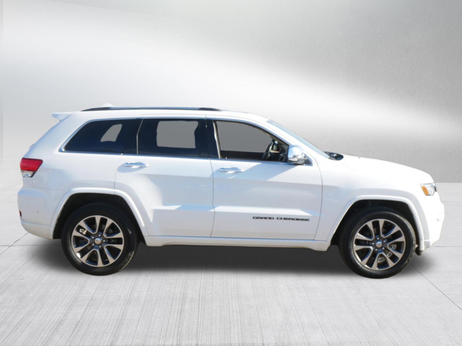 Used 2018 Jeep Grand Cherokee Overland AWD/4WD image 8