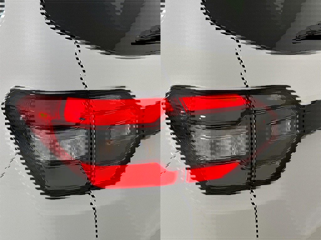 New 2025 Honda Pilot Touring image 12