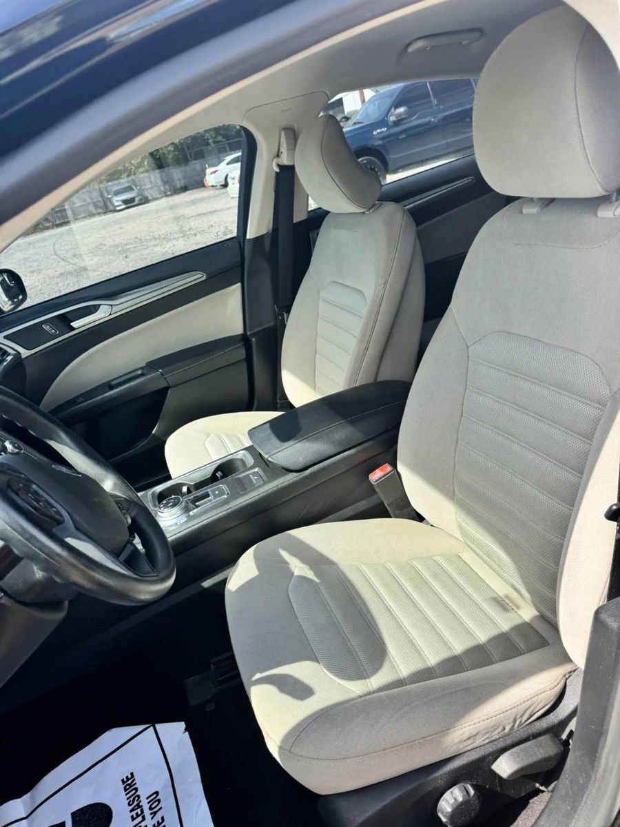 Used 2017 Ford Fusion S FWD image 11