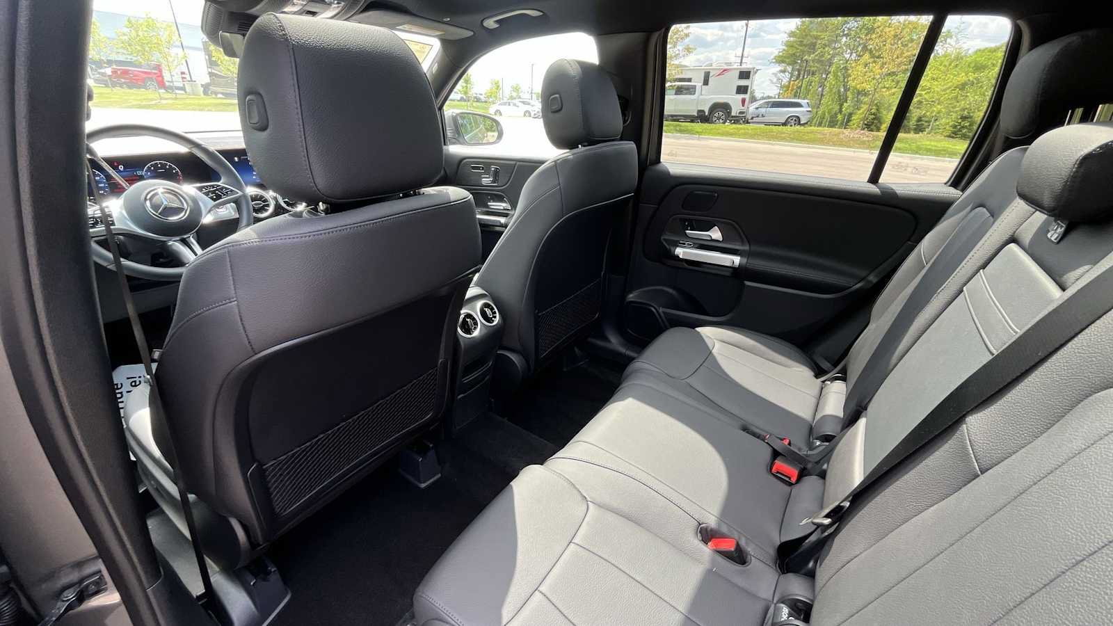 New 2026 Mercedes-Benz GLB 250 4MATIC image 14