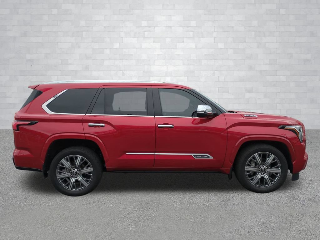 Used 2025 Toyota Sequoia Capstone AWD/4WD image 3