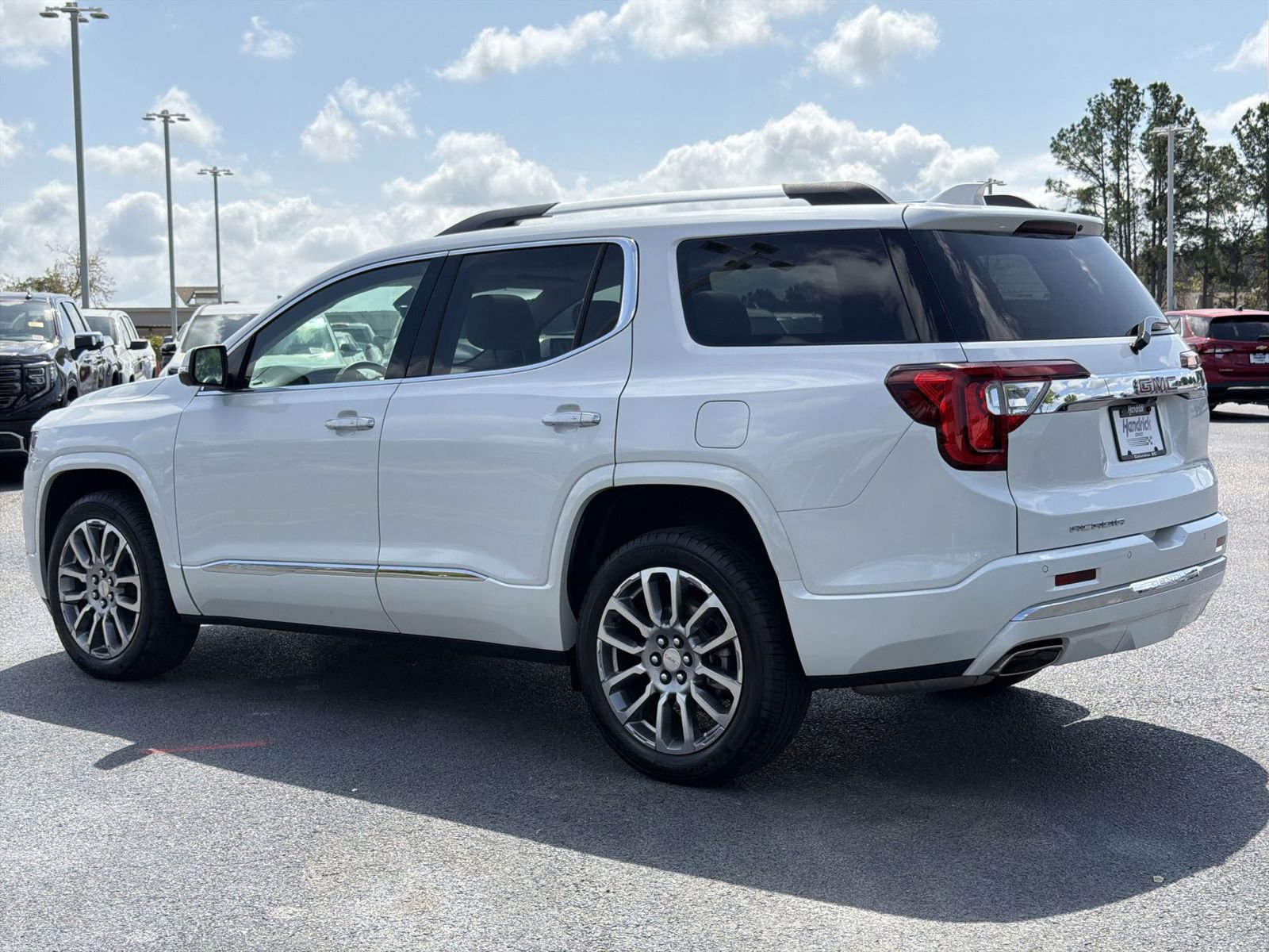 Used 2023 GMC Acadia Denali w/ Denali Technology Package image 8