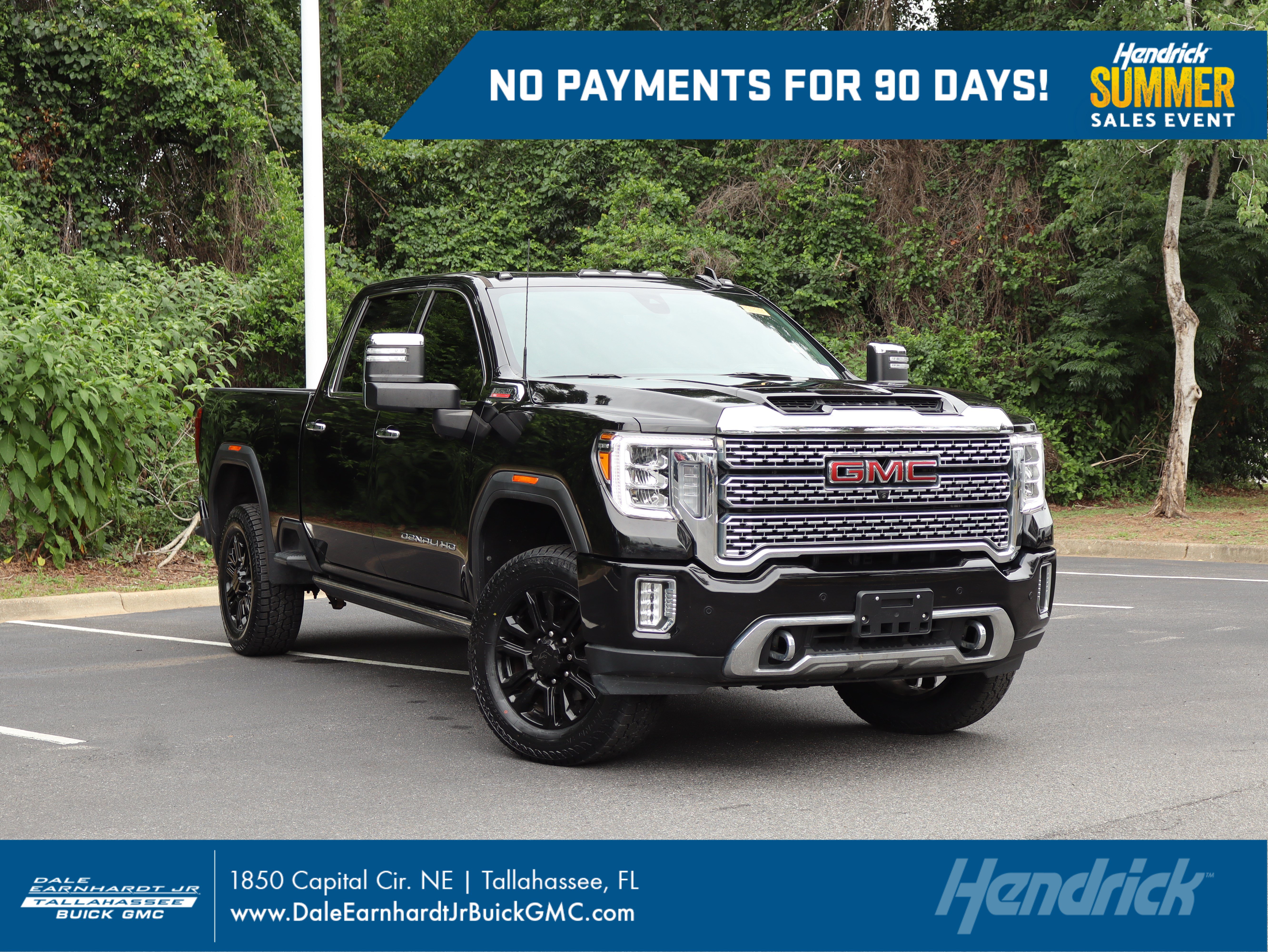 Used 2022 GMC Sierra 3500 Denali w/ Denali Black Diamond Edition AWD/4WD image 1