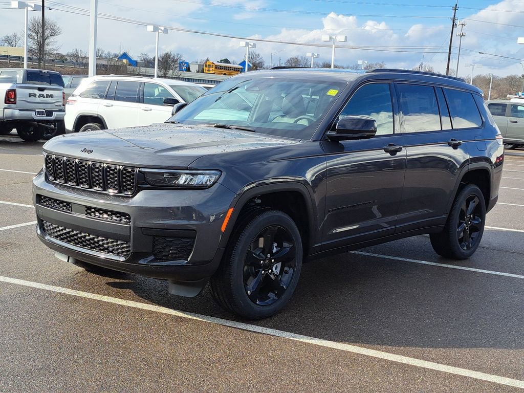 New 2025 Jeep Grand Cherokee L Altitude image 2