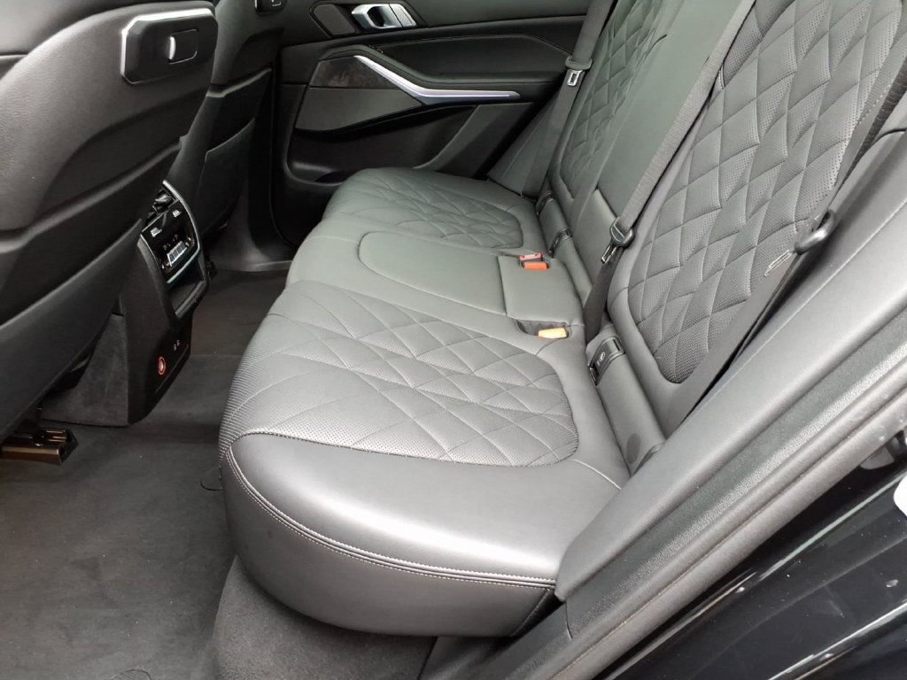Used 2025 BMW X5 xDrive40i AWD/4WD image 14