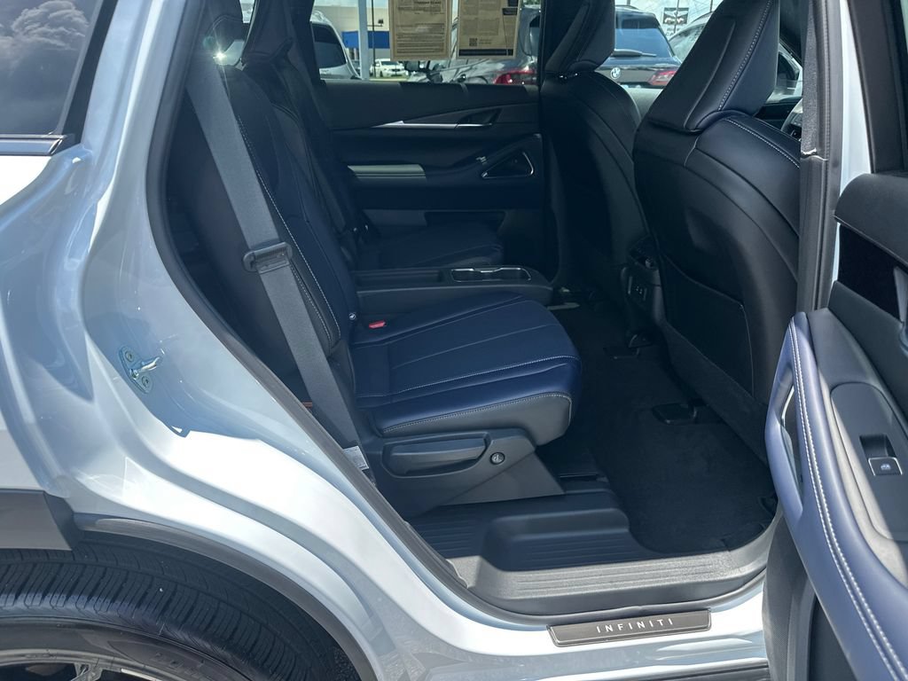 Certified 2026 INFINITI QX60 Sport w/ Dark Cargo Package AWD/4WD image 13