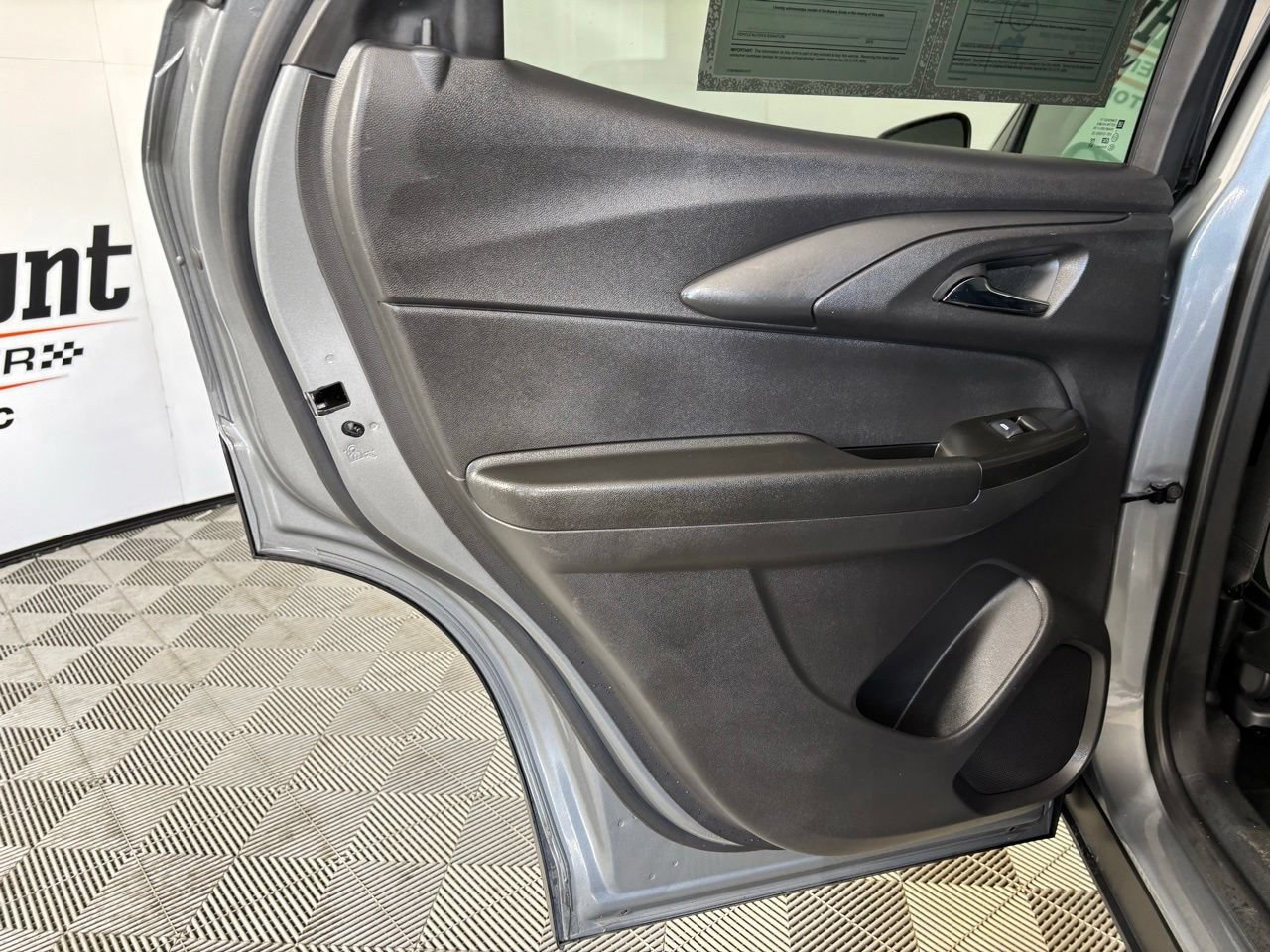 Used 2025 Chevrolet TrailBlazer LT AWD/4WD image 14