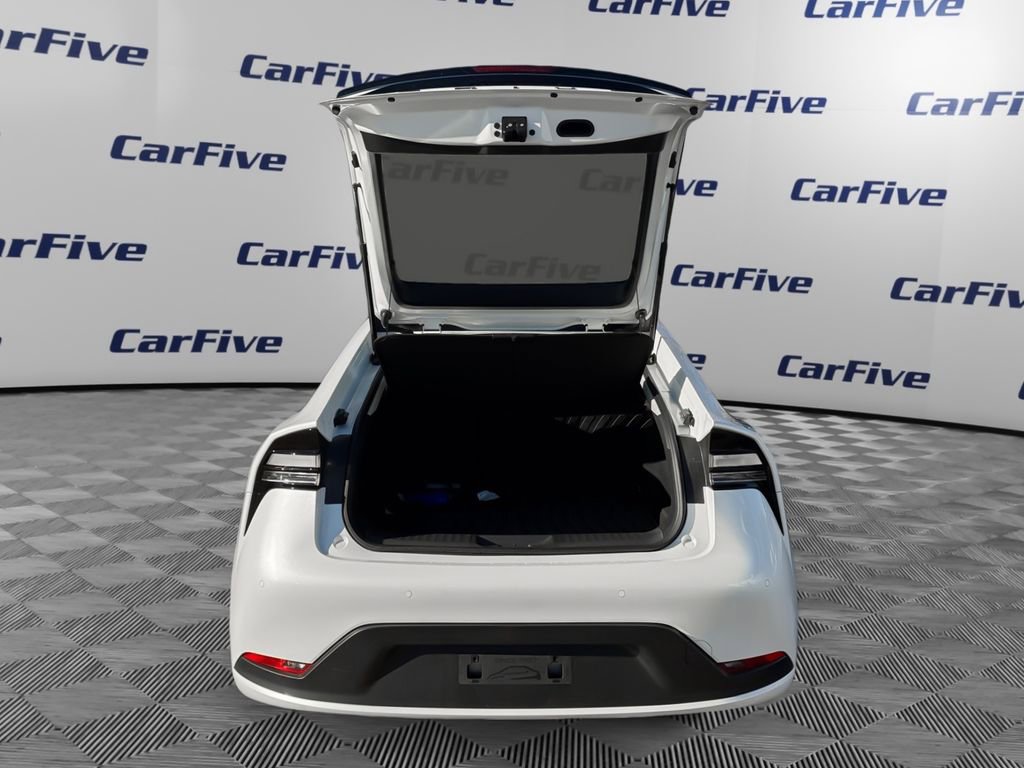 Used 2025 Toyota Prius Plug-In Hybrid image 11