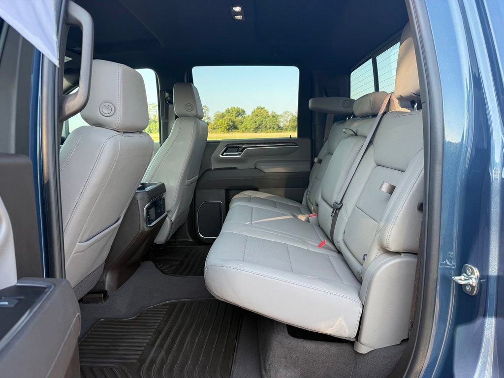 Used 2025 Chevrolet Silverado 2500 LTZ w/ LTZ Convenience Package AWD/4WD image 18
