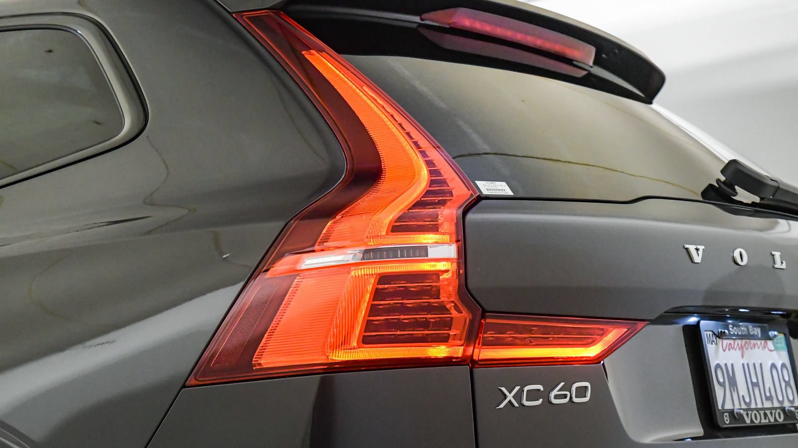 Certified 2024 Volvo XC60 T8 Ultimate w/ Protection Package Premier AWD/4WD image 12
