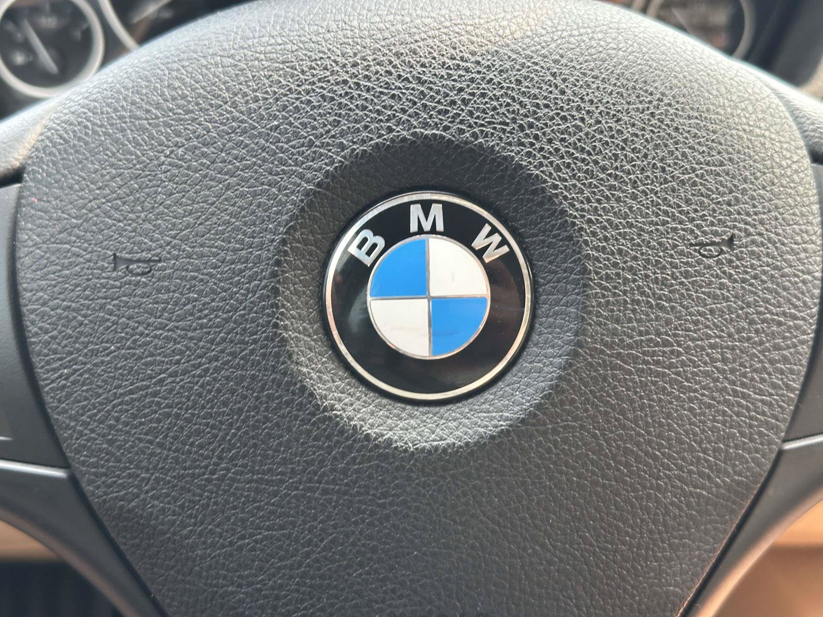 Used 2018 BMW 320i xDrive Sedan w/ Convenience Package AWD/4WD image 23