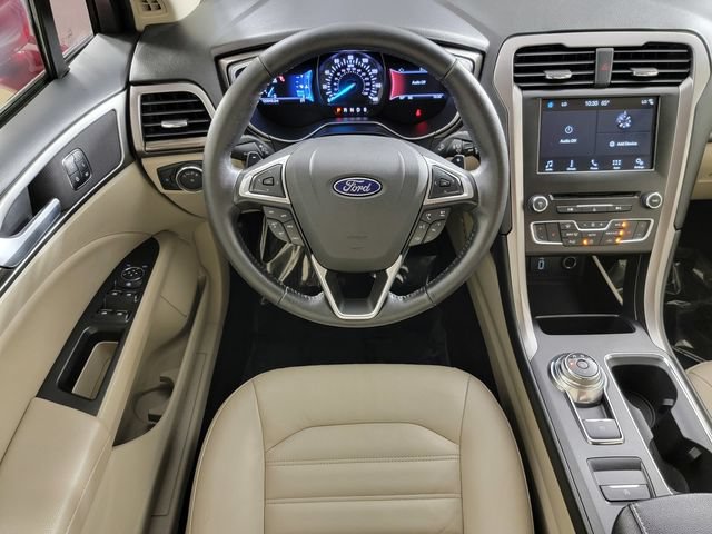 Used 2017 Ford Fusion SE w/ Fusion SE Technology Package FWD image 24