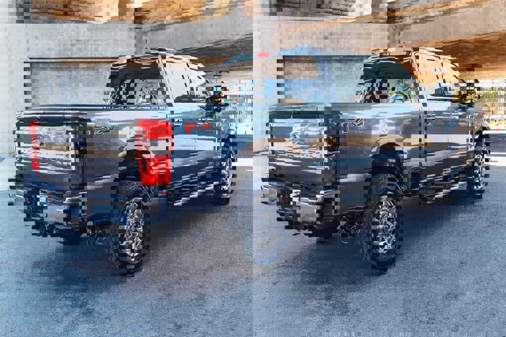 New 2025 Ford F250 Lariat w/ Chrome Package image 4
