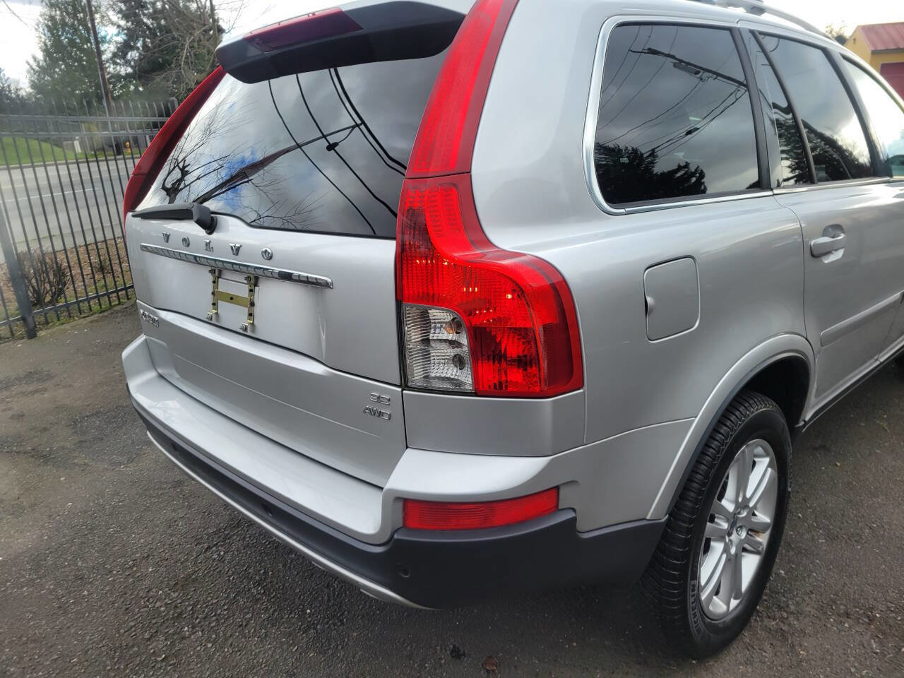 Used 2010 Volvo XC90 3.2 image 4