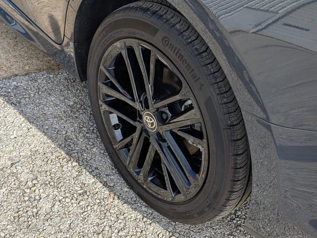 Used 2025 Toyota Camry SE image 9