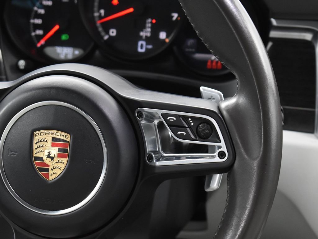 Used 2020 Porsche Macan Turbo image 20