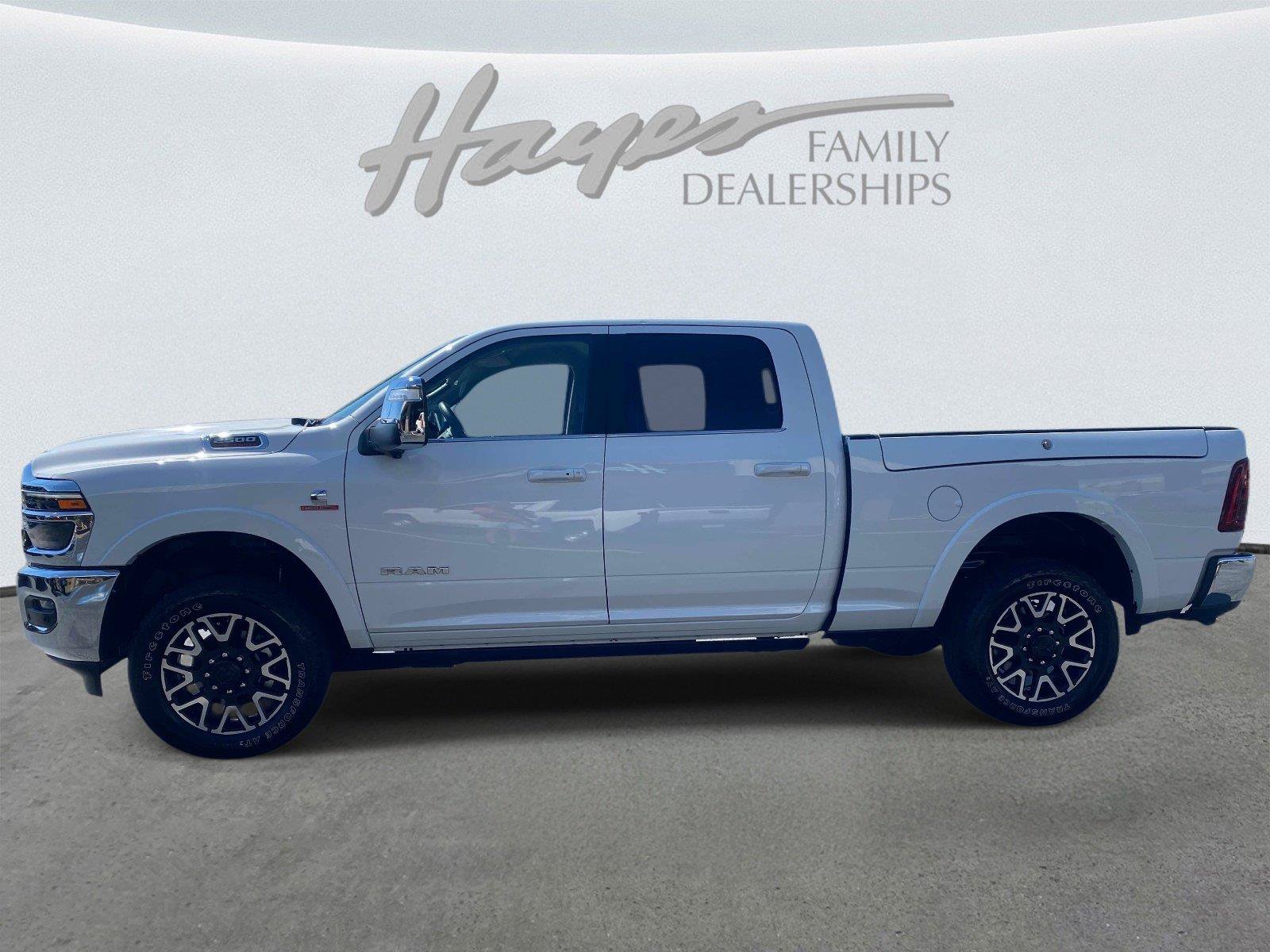 Used 2025 RAM 2500 Limited AWD/4WD image 9