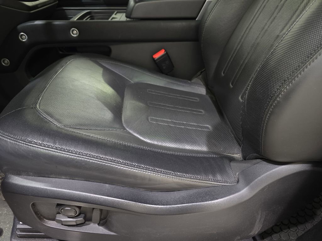 Used 2022 Land Rover Defender 90 X-Dynamic HSE image 31