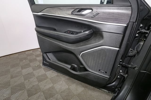 Used 2023 Jeep Grand Cherokee 4WD 4xe image 43
