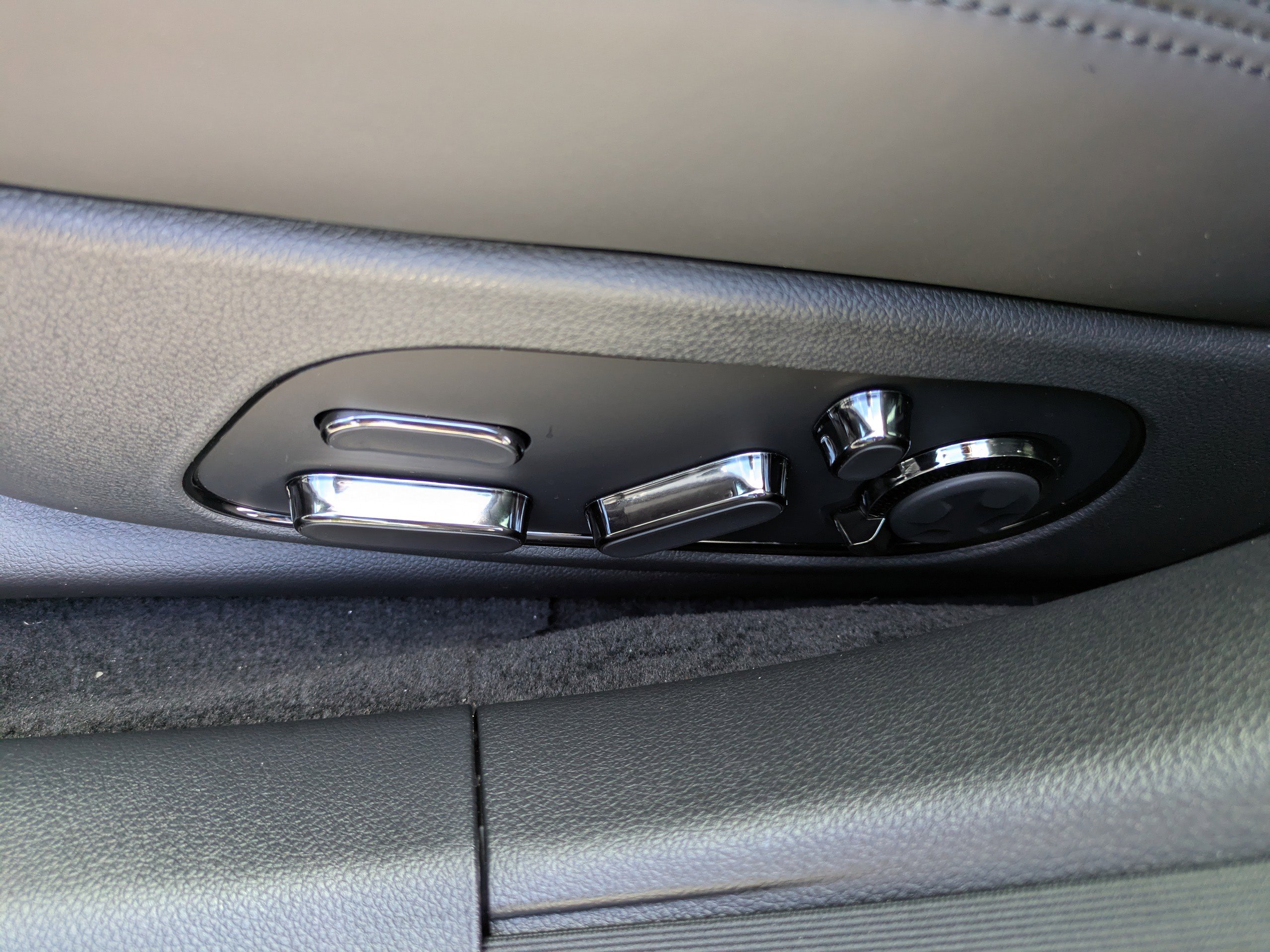 New 2026 Genesis G90 3.5T Prestige image 17