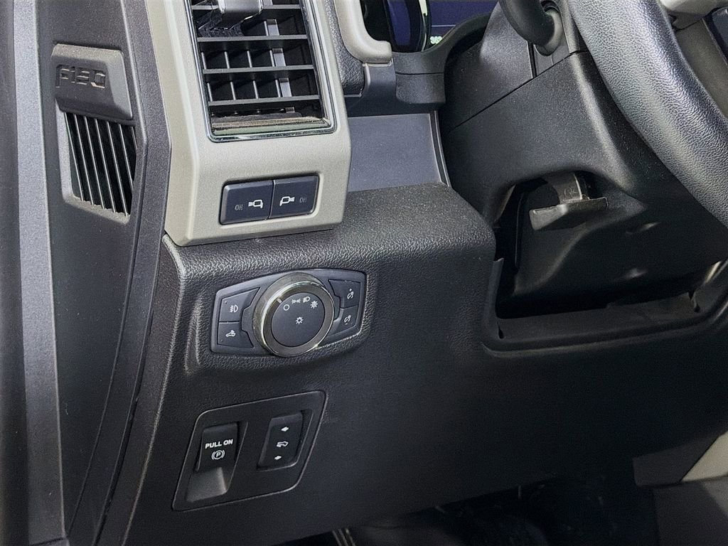 Used 2020 Ford F150 Lariat image 12