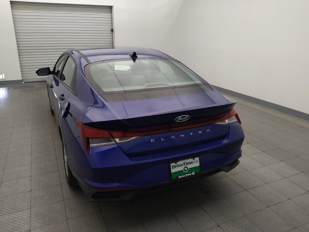 Used 2021 Hyundai Elantra SE FWD image 6
