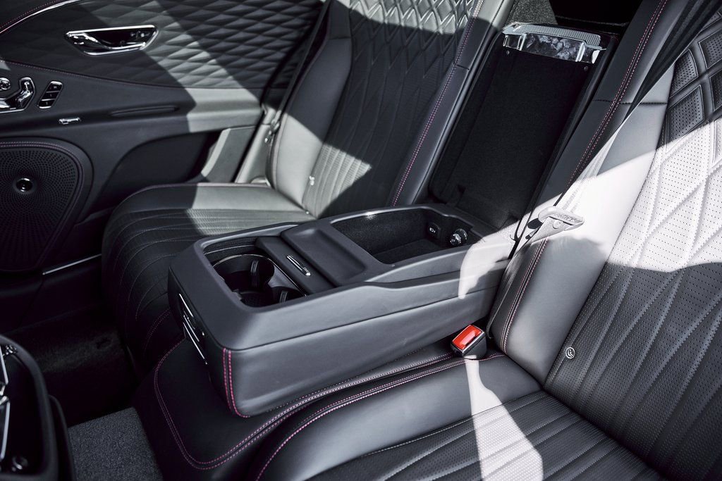 Used 2023 Bentley Flying Spur V8 image 53