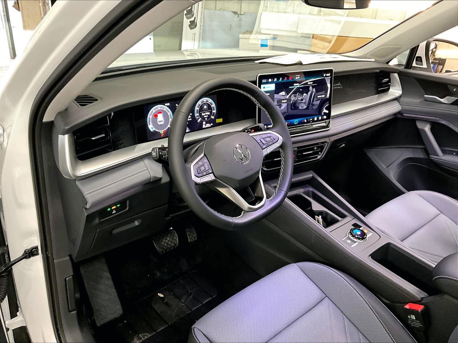 New 2026 Volkswagen Tiguan SE image 8