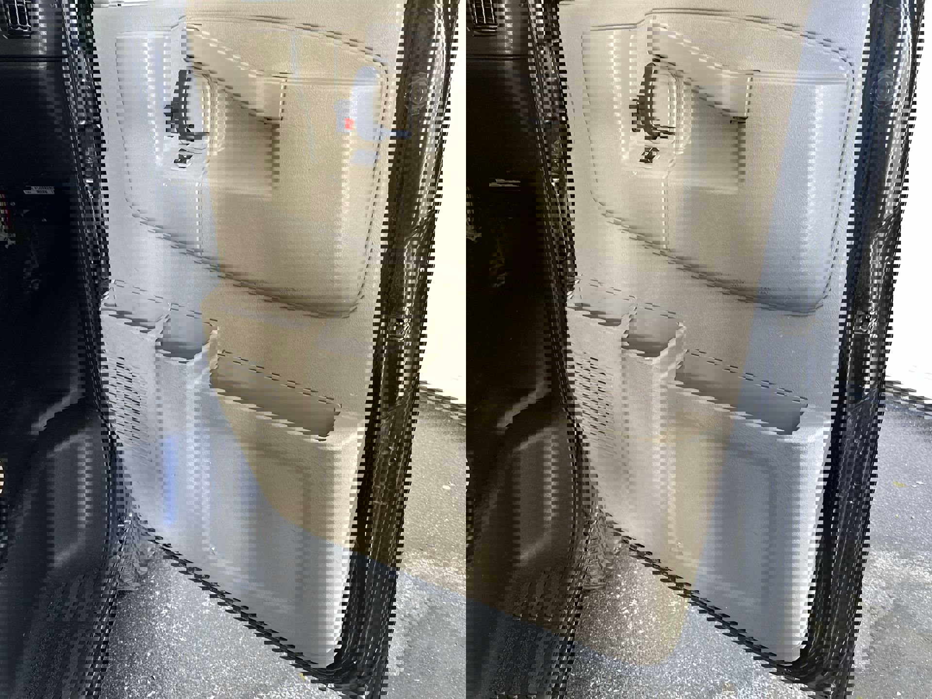 Used 2020 Chevrolet Express 3500 image 34