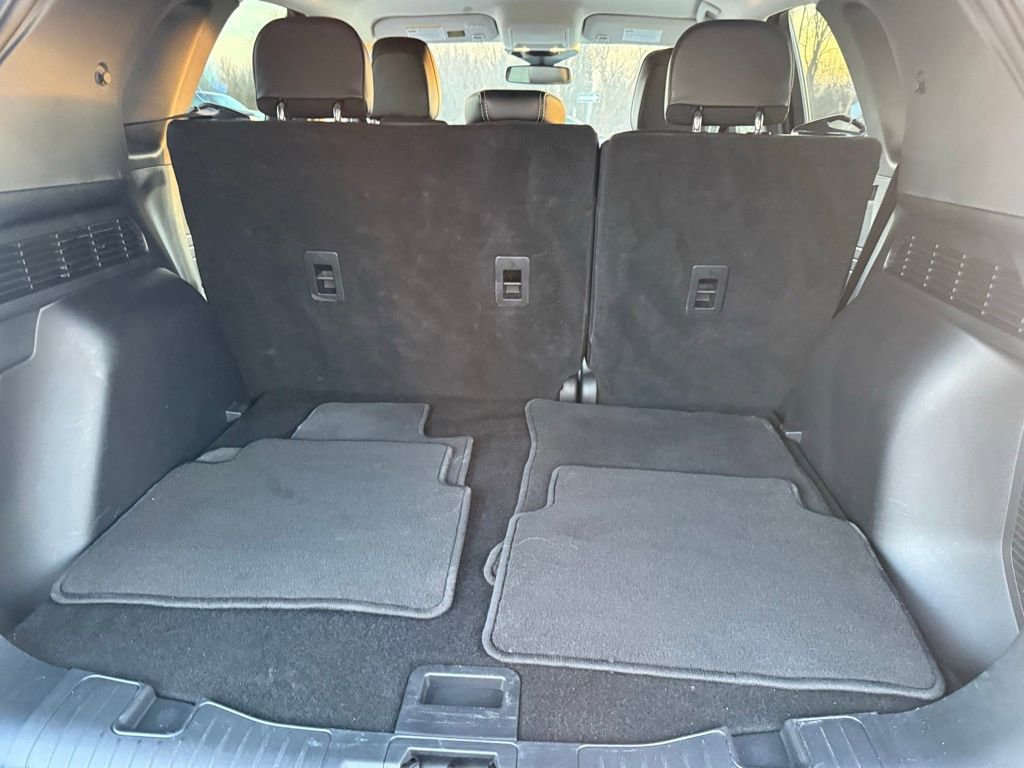 Used 2025 Ford Escape Platinum image 16