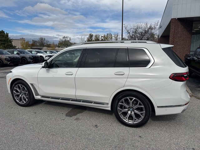 Used 2024 BMW X7 xDrive40i image 46