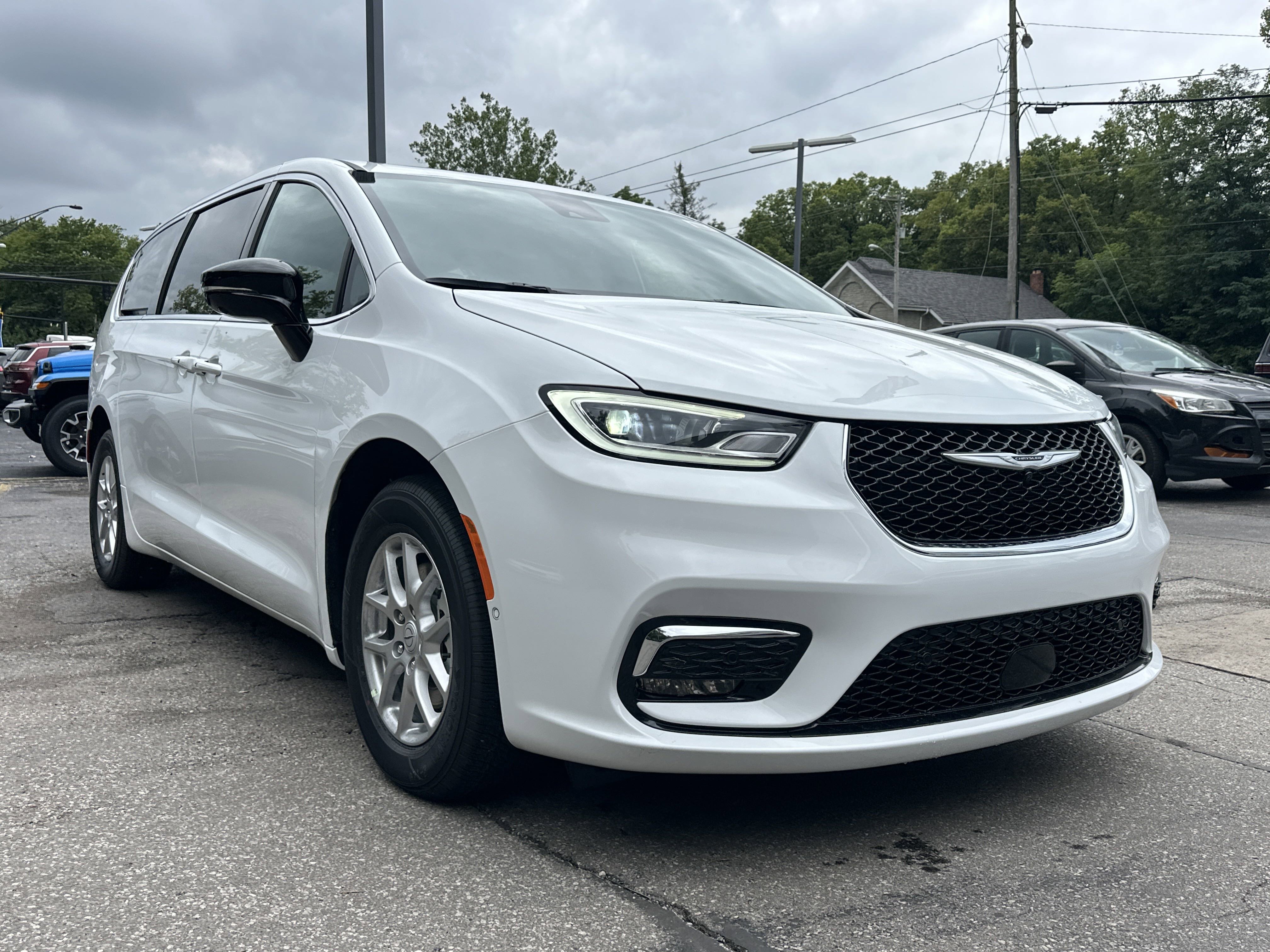 New 2026 Chrysler Pacifica Select image 20