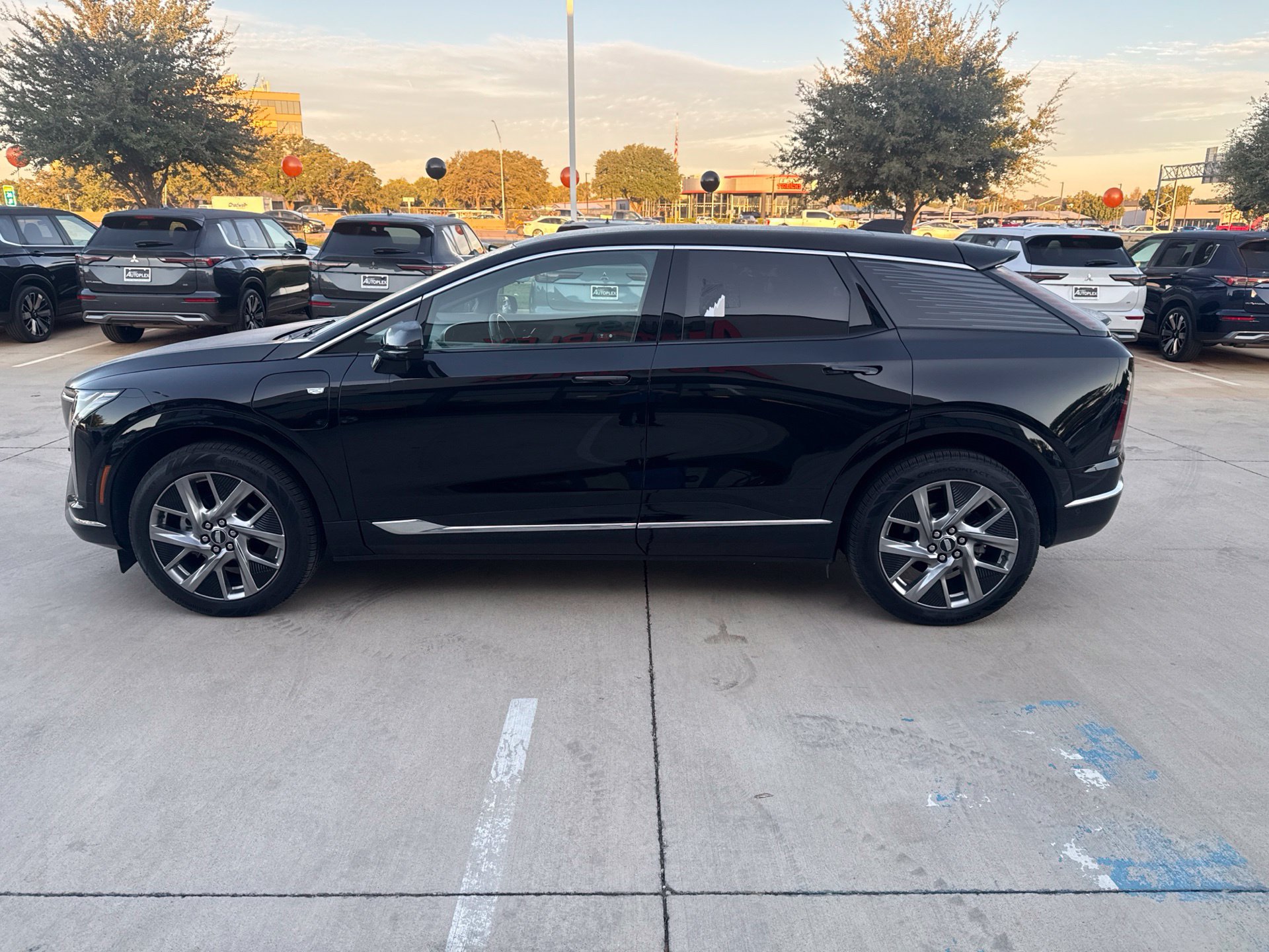 Used 2025 Cadillac Optiq Luxury 1 AWD/4WD image 3