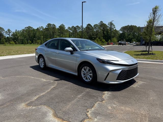 Used 2026 Toyota Camry LE FWD image 8
