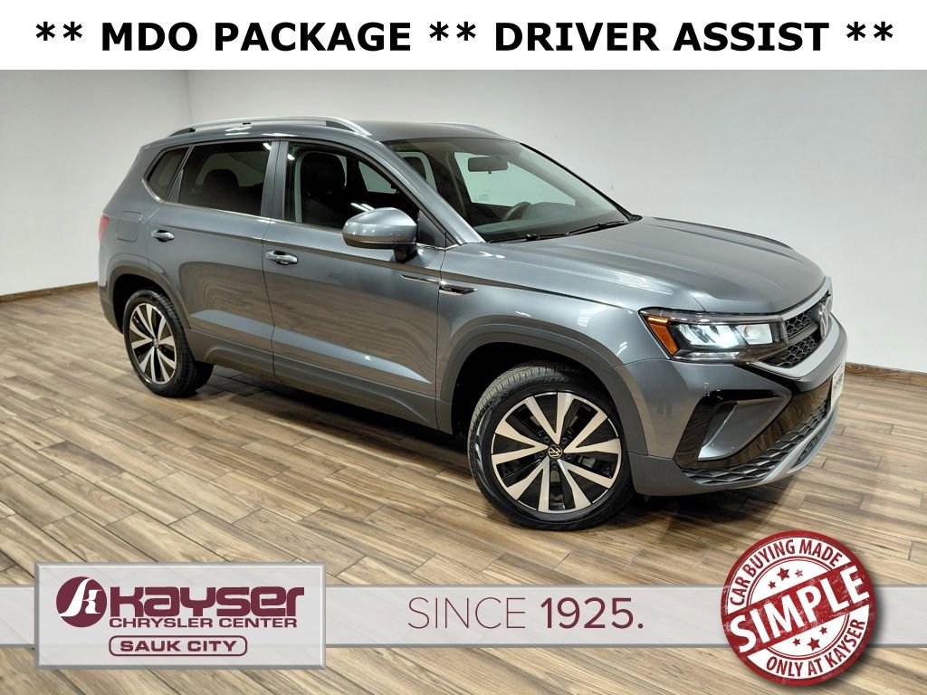 Used 2022 Volkswagen Taos SE image 1