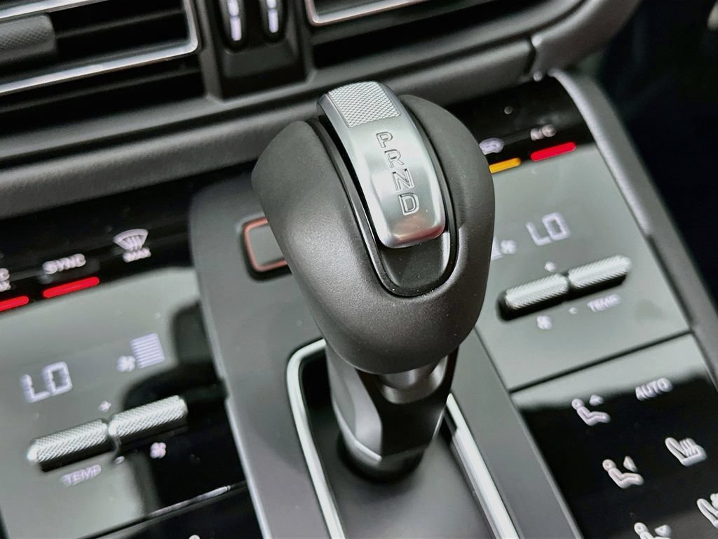 New 2026 Porsche Macan AWD/4WD image 19