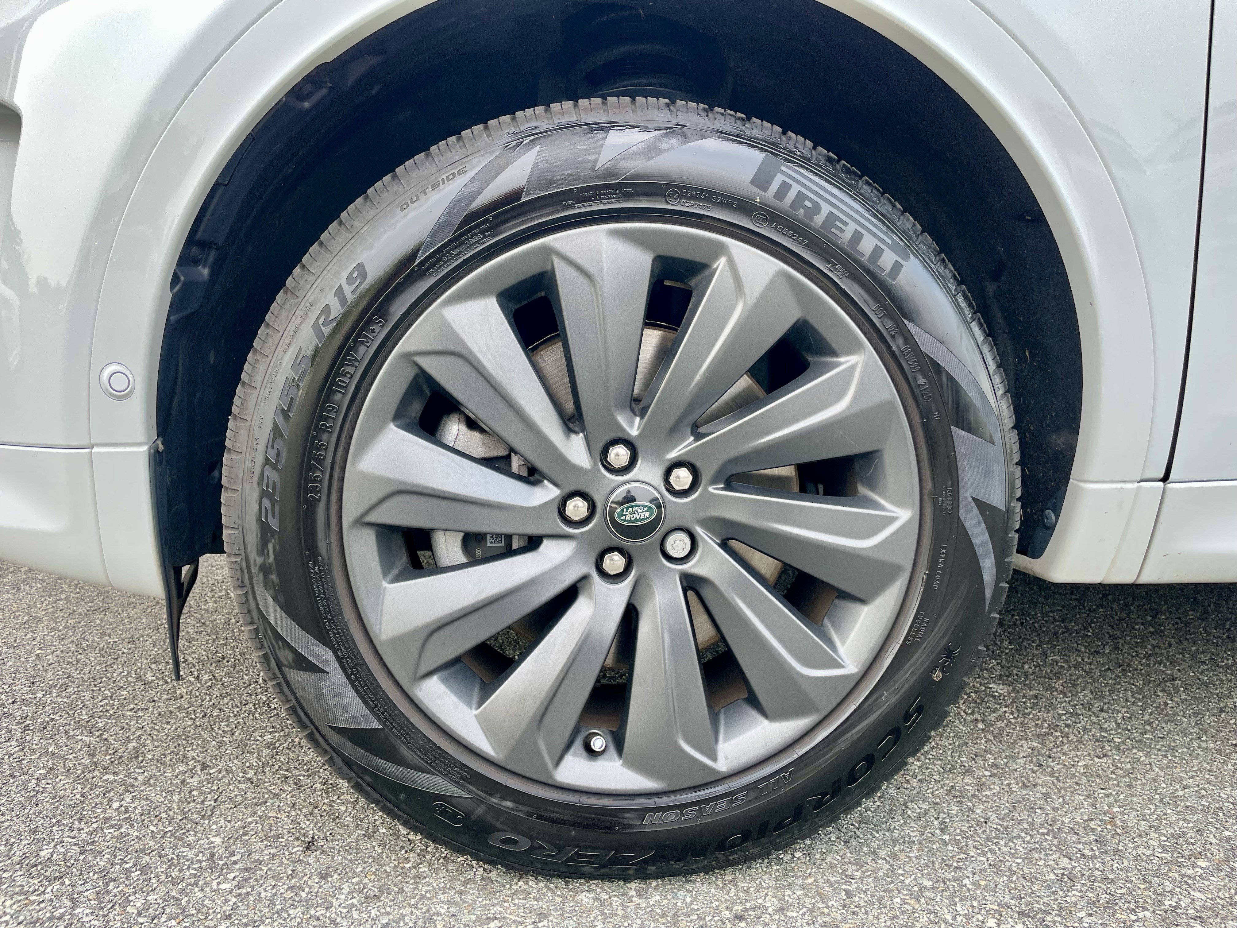 Certified 2025 Land Rover Discovery Sport S AWD/4WD image 9