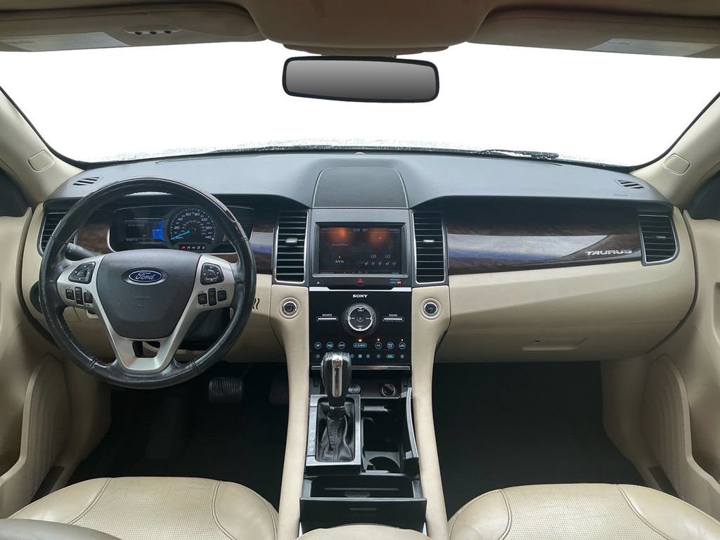 Used 2013 Ford Taurus Limited FWD image 17