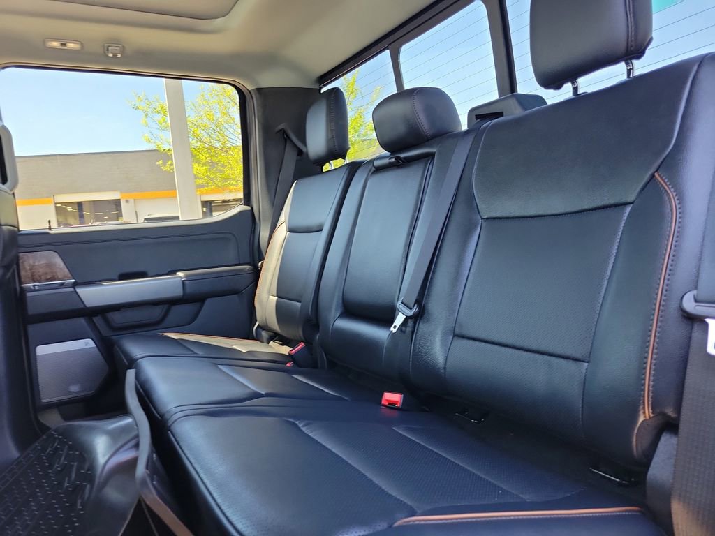 Used 2025 Ford F250 Lariat w/ Black Appearance Package image 10