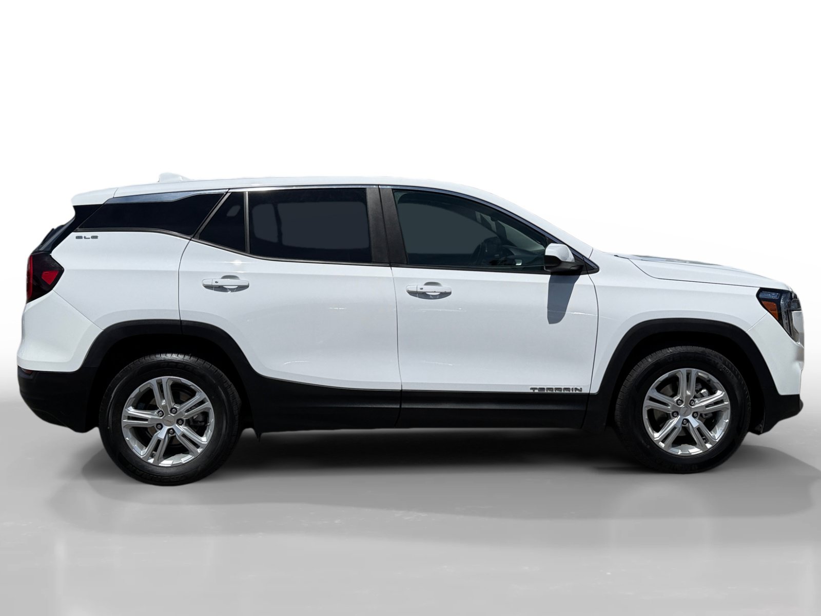 Used 2024 GMC Terrain SLE FWD image 6