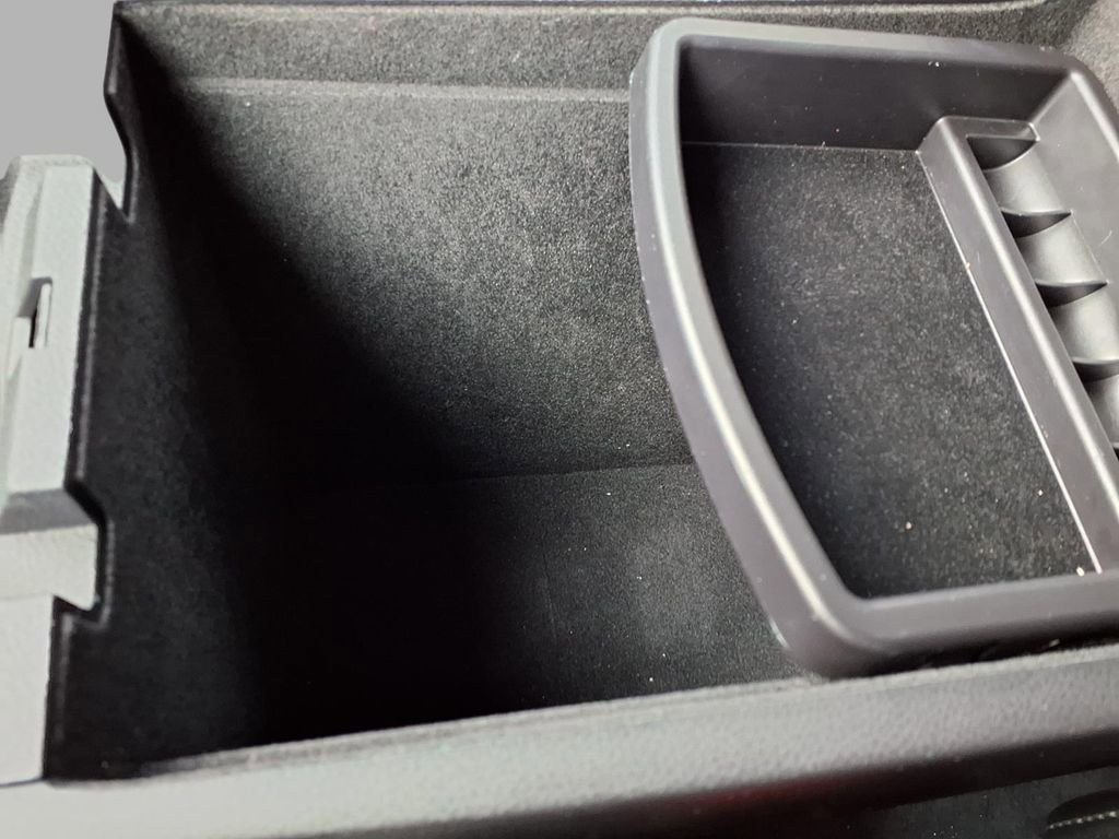 Used 2021 Subaru Ascent Limited w/ Technology Package image 11