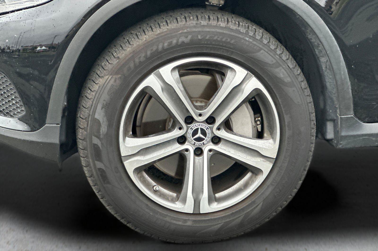 Used 2019 Mercedes-Benz GLC 300 4MATIC image 24