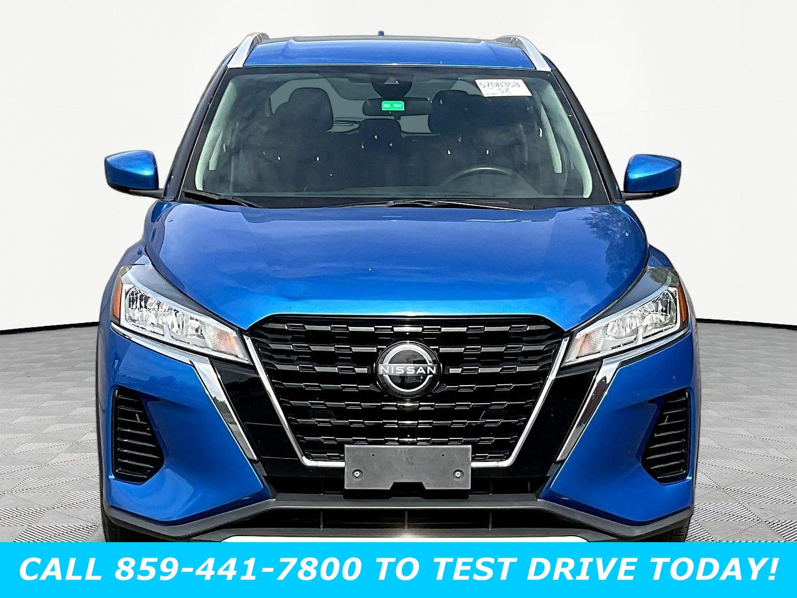 Used 2023 Nissan Kicks SV FWD image 2
