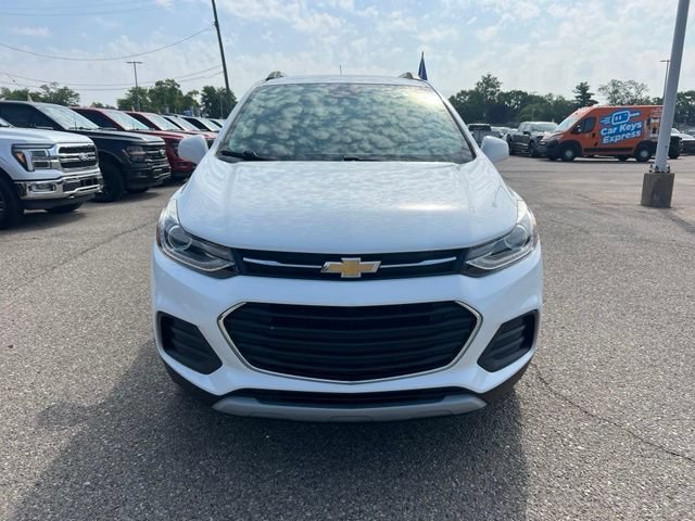 Used 2018 Chevrolet Trax LT w/ LT Convenience Package AWD/4WD image 2