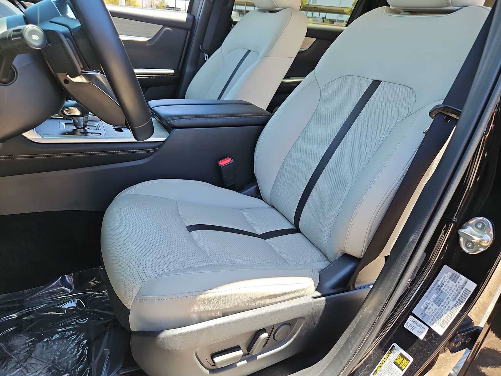 Used 2025 MAZDA CX-90 3.3 Turbo w/ Preferred Package AWD/4WD image 16