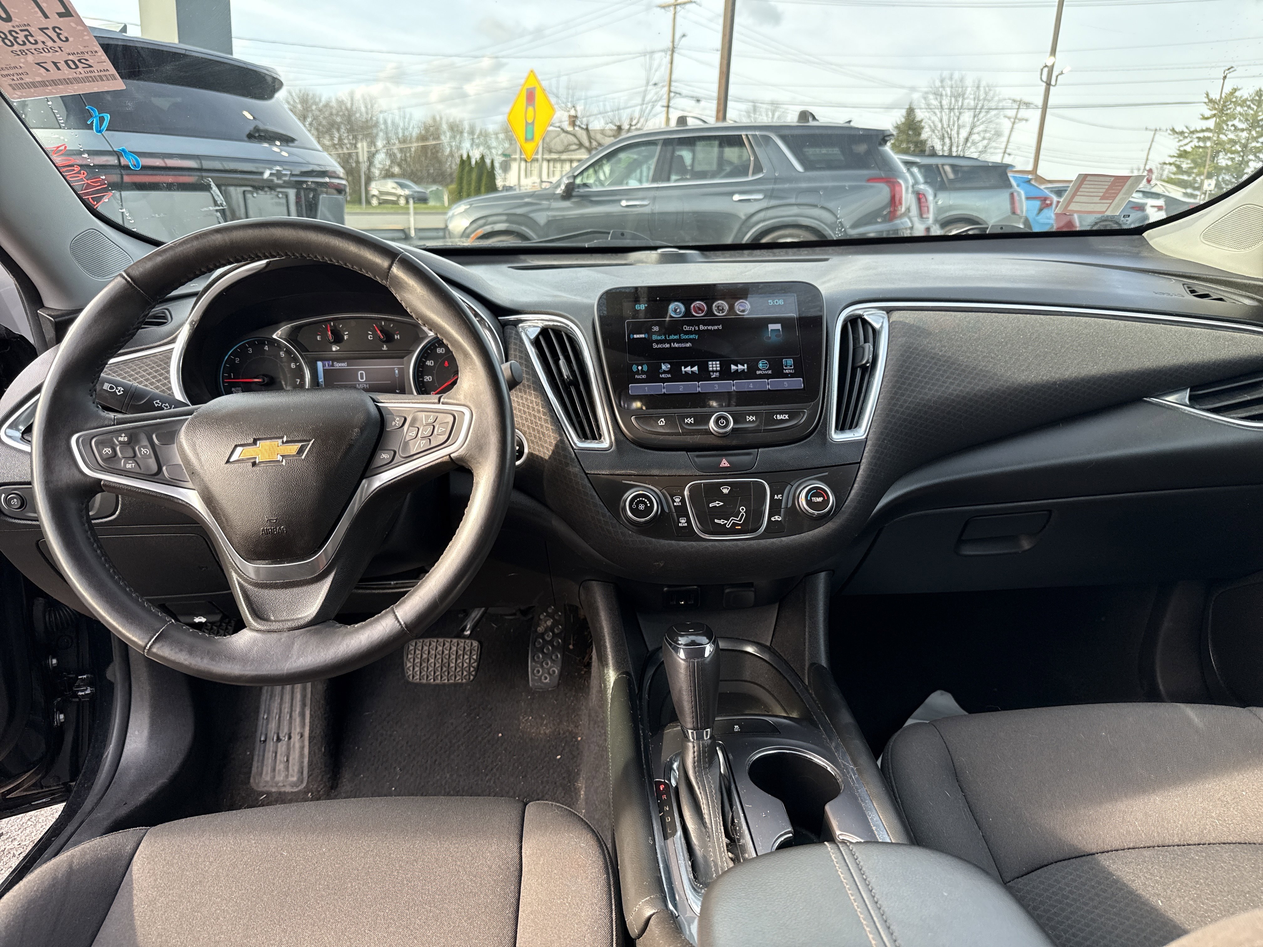 Used 2017 Chevrolet Malibu LT image 13