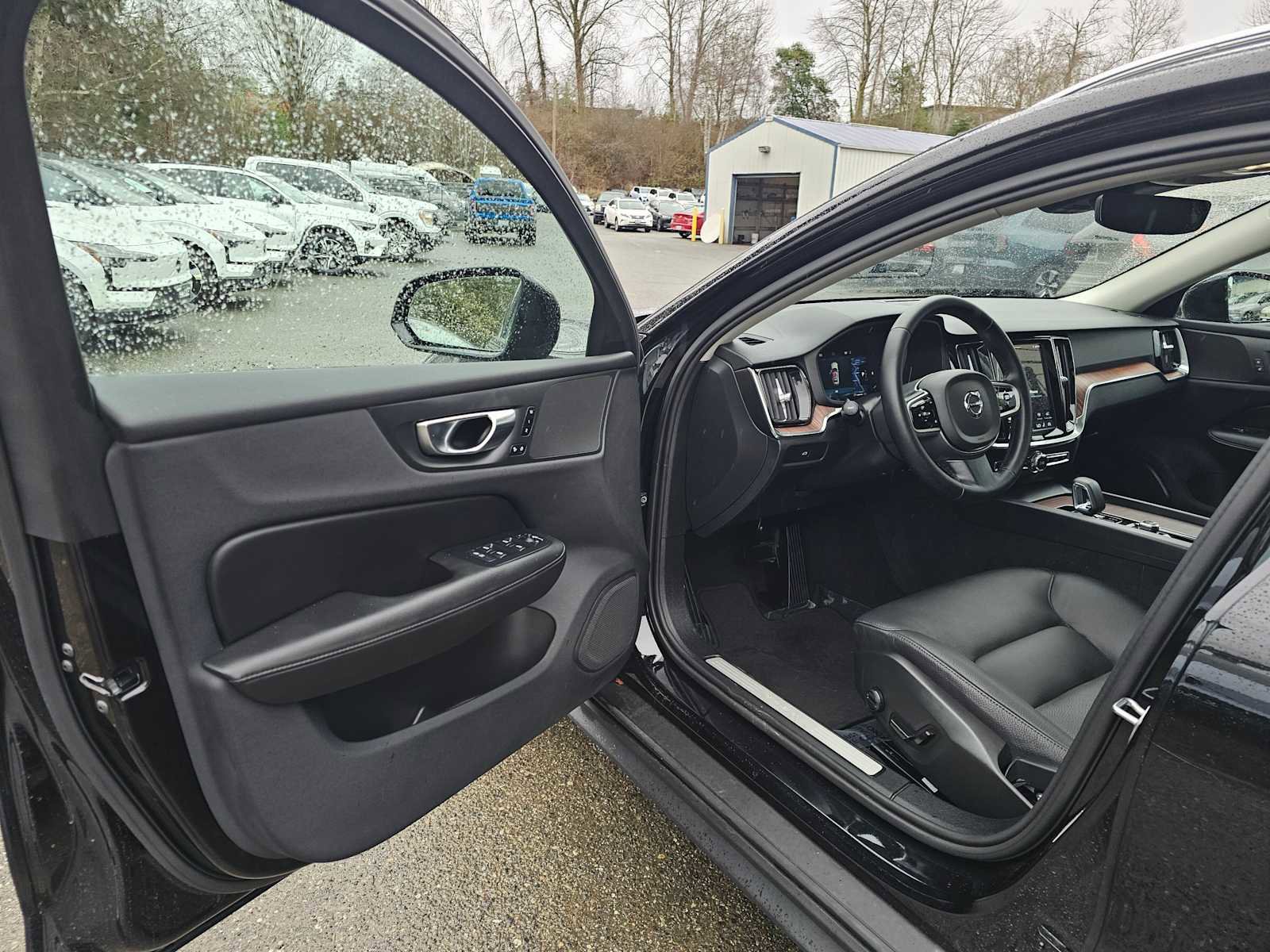Certified 2025 Volvo V60 B5 Cross Country Plus image 22